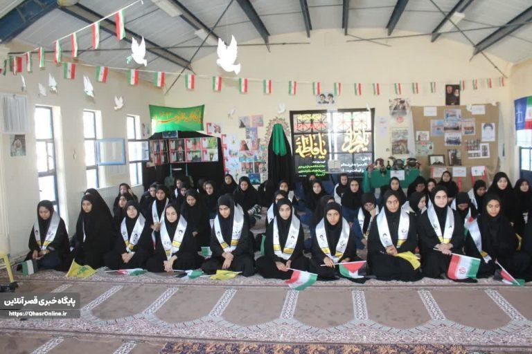 تجلیل از دختران با حجاب در مدرسه رسالت شهرستان قصرشیرین