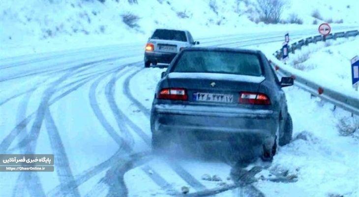 نجات ۲۲۱ خودروی گرفتار در جادههای کرمانشاه